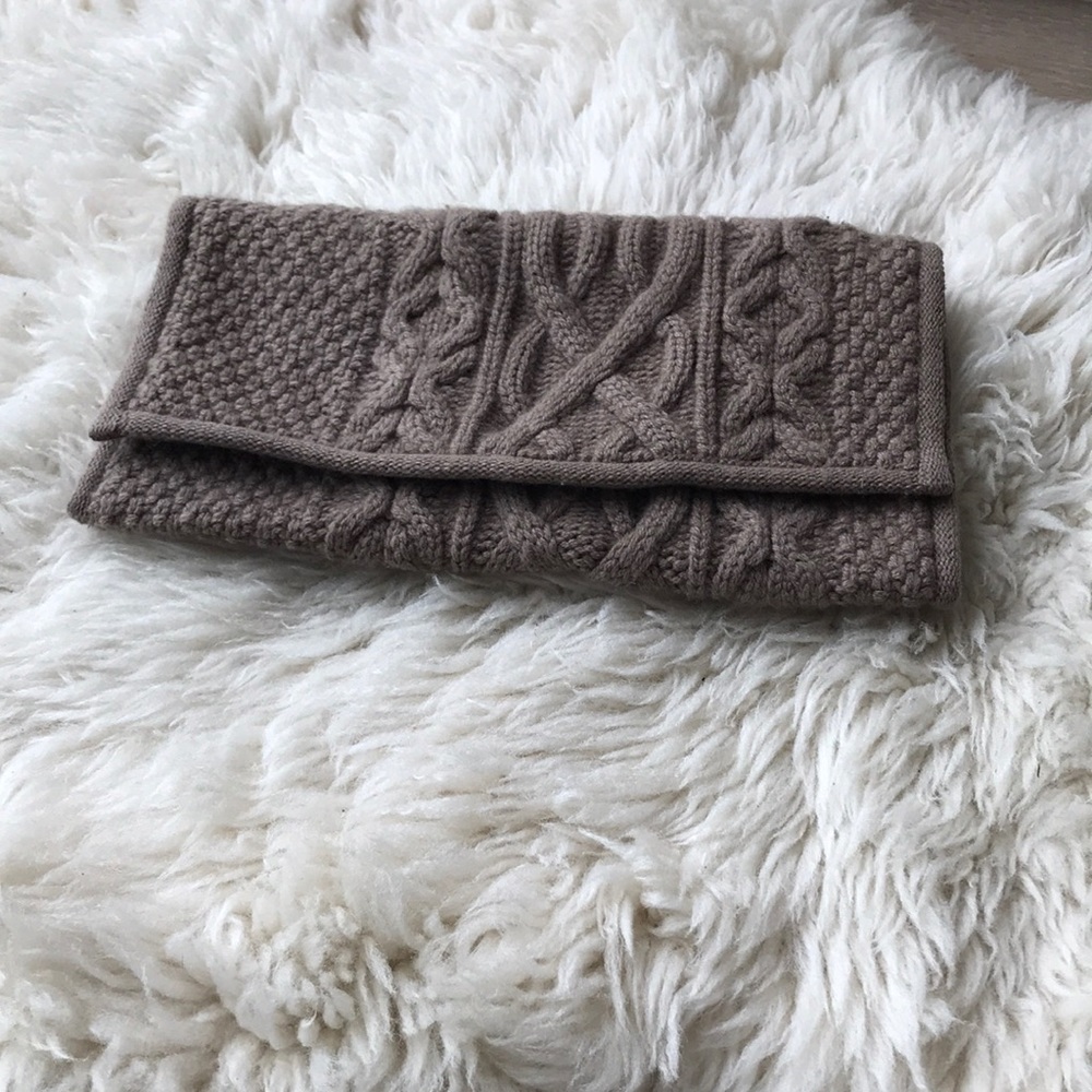 Cashmere cable clutch